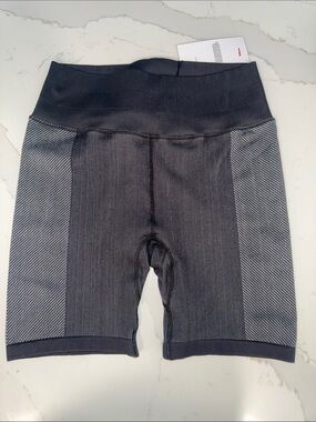 Wilson Black High-Waist Bike Shorts with Gray Panels